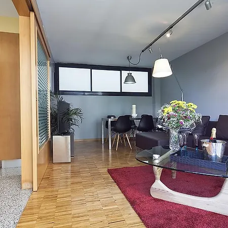 - Sarria Near Center バルセロナ
